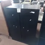 LOTE 397 -  01 ARMÁRIO EM AÇO 2 PORTAS (PORTA TRANCADA). (NO ESTADO) ATENÇÃO! FAZER A VISITAÇÃO ANTES DE ARREMATAR, NÃO SABEMOS SE FUNCIONA. LEILÃO NÃO TEM GARANTIA E NEM DEVOLUÇÃO, SUJEITO A POSSÍVEIS AVARIAS VISÍVEIS/OCULTAS E/OU AUSÊNCIA DE COMPONENTES.