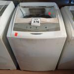 LOTE 376 -  01 MÁQUINA DE LAVAR ROUPAS BRASTEMP. (NO ESTADO) ATENÇÃO! FAZER A VISITAÇÃO ANTES DE ARREMATAR, NÃO SABEMOS SE FUNCIONA. LEILÃO NÃO TEM GARANTIA E NEM DEVOLUÇÃO, SUJEITO A POSSÍVEIS AVARIAS VISÍVEIS/OCULTAS E/OU AUSÊNCIA DE COMPONENTES.