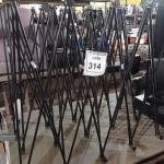 LOTE 314 -  01 SUPORTE PARA ESTÚDIO DE FOTOGRAFIA. (NO ESTADO) ATENÇÃO! FAZER A VISITAÇÃO ANTES DE ARREMATAR, NÃO SABEMOS SE FUNCIONA. LEILÃO NÃO TEM GARANTIA E NEM DEVOLUÇÃO, SUJEITO A POSSÍVEIS AVARIAS VISÍVEIS/OCULTAS E/OU AUSÊNCIA DE COMPONENTES.
