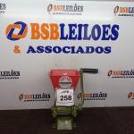 LOTE 258 - 01 DESCASCADOR DE CAFÉ MARCA BOTINI.  (NO ESTADO) ATENÇÃO! FAZER A VISITAÇÃO ANTES DE ARREMATAR, NÃO SABEMOS SE FUNCIONA. LEILÃO NÃO TEM GARANTIA E NEM DEVOLUÇÃO, SUJEITO A POSSÍVEIS AVARIAS VISÍVEIS/OCULTAS E/OU AUSÊNCIA DE COMPONENTES.