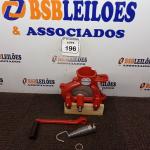 LOTE 196 - 01 DEBULHADOR DE MILHO MARCA BOTINI. (NO ESTADO) ATENÇÃO! FAZER A VISITAÇÃO ANTES DE ARREMATAR, NÃO SABEMOS SE FUNCIONA. LEILÃO NÃO TEM GARANTIA E NEM DEVOLUÇÃO, SUJEITO A POSSÍVEIS AVARIAS VISÍVEIS/OCULTAS E/OU AUSÊNCIA DE COMPONENTES.