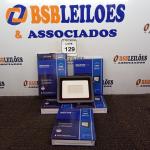 LOTE 129 - 05 REFLETORES DE LED AMBIENTE EXTERNO 100W CADA. (NOVO). (NO ESTADO) ATENÇÃO! FAZER A VISITAÇÃO ANTES DE ARREMATAR, NÃO SABEMOS SE FUNCIONA. LEILÃO NÃO TEM GARANTIA E NEM DEVOLUÇÃO, SUJEITO A POSSÍVEIS AVARIAS VISÍVEIS/OCULTAS E/OU AUSÊNCIA DE COMPONENTES.