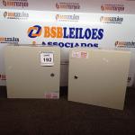 LOTE 192 - 02 QUADROS ELÉTRICOS. (NO ESTADO) ATENÇÃO! FAZER A VISITAÇÃO ANTES DE ARREMATAR, NÃO SABEMOS SE FUNCIONA. LEILÃO NÃO TEM GARANTIA E NEM DEVOLUÇÃO, SUJEITO A POSSÍVEIS AVARIAS VISÍVEIS/OCULTAS E/OU AUSÊNCIA DE COMPONENTES.
