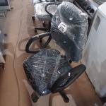 LOTE 379 -  01 CADEIRA GIRATÓRIA PARA ESCRITÓRIO. (NO ESTADO) ATENÇÃO! FAZER A VISITAÇÃO ANTES DE ARREMATAR, NÃO SABEMOS SE FUNCIONA. LEILÃO NÃO TEM GARANTIA E NEM DEVOLUÇÃO, SUJEITO A POSSÍVEIS AVARIAS VISÍVEIS/OCULTAS E/OU AUSÊNCIA DE COMPONENTES.