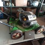 LOTE 237 -  01 CORTADOR DE GRAMA A GASOLINA MODELO MC-600G 163CC MARCA TRAPP. (NO ESTADO) ATENÇÃO! FAZER A VISITAÇÃO ANTES DE ARREMATAR, NÃO SABEMOS SE FUNCIONA. LEILÃO NÃO TEM GARANTIA E NEM DEVOLUÇÃO, SUJEITO A POSSÍVEIS AVARIAS VISÍVEIS/OCULTAS E/OU AUSÊNCIA DE COMPONENTES.