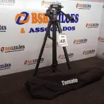 LOTE 420 - 01 TRIPÉ P/CÂMERA FOTOGRÁFICA MARCA TOMATE MODELO MTG-3016. (NO ESTADO) ATENÇÃO! FAZER A VISITAÇÃO ANTES DE ARREMATAR, NÃO SABEMOS SE FUNCIONA. LEILÃO NÃO TEM GARANTIA E NEM DEVOLUÇÃO, SUJEITO A POSSÍVEIS AVARIAS VISÍVEIS/OCULTAS E/OU AUSÊNCIA DE COMPONENTES.