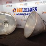 LOTE 125 - 02 LUMINÁRIAS PARA GALPÃO.  (NO ESTADO) ATENÇÃO! FAZER A VISITAÇÃO ANTES DE ARREMATAR, NÃO SABEMOS SE FUNCIONA. LEILÃO NÃO TEM GARANTIA E NEM DEVOLUÇÃO, SUJEITO A POSSÍVEIS AVARIAS VISÍVEIS/OCULTAS E/OU AUSÊNCIA DE COMPONENTES.