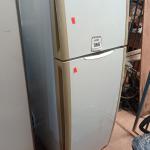 LOTE 365 -  01 GELADEIRA DUPLEX FROST FRE 410 FRESH. (NO ESTADO) ATENÇÃO! FAZER A VISITAÇÃO ANTES DE ARREMATAR, NÃO SABEMOS SE FUNCIONA. LEILÃO NÃO TEM GARANTIA E NEM DEVOLUÇÃO, SUJEITO A POSSÍVEIS AVARIAS VISÍVEIS/OCULTAS E/OU AUSÊNCIA DE COMPONENTES.