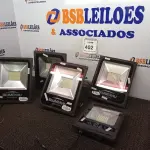 LOTE 402 - 05 REFLETORES DE LED DIVERSOS. (NO ESTADO) ATENÇÃO! FAZER A VISITAÇÃO ANTES DE ARREMATAR, NÃO SABEMOS SE FUNCIONA. LEILÃO NÃO TEM GARANTIA E NEM DEVOLUÇÃO, SUJEITO A POSSÍVEIS AVARIAS VISÍVEIS/OCULTAS E/OU AUSÊNCIA DE COMPONENTES.