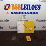 LOTE 425 - 02 TABLET’S, 01 CELULAR MOTOROLA E 01 MAQUININHA DE CARTÃO. (NO ESTADO) ATENÇÃO! FAZER A VISITAÇÃO ANTES DE ARREMATAR, NÃO SABEMOS SE FUNCIONA. LEILÃO NÃO TEM GARANTIA E NEM DEVOLUÇÃO, SUJEITO A POSSÍVEIS AVARIAS VISÍVEIS/OCULTAS E/OU AUSÊNCIA DE COMPONENTES.