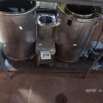 LOTE 219 - 03 CAFETEIRAS EM INOX.  (NO ESTADO) ATENÇÃO! FAZER A VISITAÇÃO ANTES DE ARREMATAR, NÃO SABEMOS SE FUNCIONA. LEILÃO NÃO TEM GARANTIA E NEM DEVOLUÇÃO, SUJEITO A POSSÍVEIS AVARIAS VISÍVEIS/OCULTAS E/OU AUSÊNCIA DE COMPONENTES.