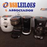 LOTE 103 - 03 CAFETEIRAS MARCAS E MODELOS DIVERSOS E 01 AIR FRYER MARCA PHILCO. (NO ESTADO) ATENÇÃO! FAZER A VISITAÇÃO ANTES DE ARREMATAR, NÃO SABEMOS SE FUNCIONA. LEILÃO NÃO TEM GARANTIA E NEM DEVOLUÇÃO, SUJEITO A POSSÍVEIS AVARIAS VISÍVEIS/OCULTAS E/OU AUSÊNCIA DE COMPONENTES.