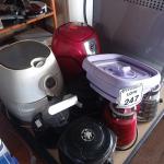 LOTE 247 -  01 LOTE COM AIR FRYER E BASES DE LIQUIDIFICADORES. (NO ESTADO) ATENÇÃO! FAZER A VISITAÇÃO ANTES DE ARREMATAR, NÃO SABEMOS SE FUNCIONA. LEILÃO NÃO TEM GARANTIA E NEM DEVOLUÇÃO, SUJEITO A POSSÍVEIS AVARIAS VISÍVEIS/OCULTAS E/OU AUSÊNCIA DE COMPONENTES.