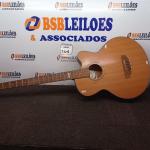 LOTE 104 - 01 VIOLÃO MARCA STRINBERG. (NO ESTADO) ATENÇÃO! FAZER A VISITAÇÃO ANTES DE ARREMATAR, NÃO SABEMOS SE FUNCIONA. LEILÃO NÃO TEM GARANTIA E NEM DEVOLUÇÃO, SUJEITO A POSSÍVEIS AVARIAS VISÍVEIS/OCULTAS E/OU AUSÊNCIA DE COMPONENTES.