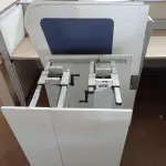 LOTE 456 - 02 MESAS COM REGULAGEM DE ALTURA MANUAL E 3 LATERAIS EM MADEIRA PRA BAIA. (NO ESTADO) ATENÇÃO! FAZER A VISITAÇÃO ANTES DE ARREMATAR, NÃO SABEMOS SE FUNCIONA. LEILÃO NÃO TEM GARANTIA E NEM DEVOLUÇÃO, SUJEITO A POSSÍVEIS AVARIAS VISÍVEIS/OCULTAS E/OU AUSÊNCIA DE COMPONENTES.