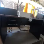 LOTE 476 - 01 MESA COM 02 GAVETAS EM MADEIRA PARA ESCRITÓRIO. (NO ESTADO) ATENÇÃO! FAZER A VISITAÇÃO ANTES DE ARREMATAR, NÃO SABEMOS SE FUNCIONA. LEILÃO NÃO TEM GARANTIA E NEM DEVOLUÇÃO, SUJEITO A POSSÍVEIS AVARIAS VISÍVEIS/OCULTAS E/OU AUSÊNCIA DE COMPONENTES.