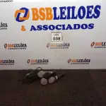LOTE 038 - 04 MICROFONES MODELOS DIVERSOS. (NO ESTADO) ATENÇÃO! FAZER A VISITAÇÃO ANTES DE ARREMATAR, NÃO SABEMOS SE FUNCIONA. LEILÃO NÃO TEM GARANTIA E NEM DEVOLUÇÃO, SUJEITO A POSSÍVEIS AVARIAS VISÍVEIS/OCULTAS E/OU AUSÊNCIA DE COMPONENTES.