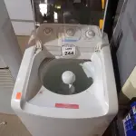 LOTE 244 - 01 MÁQUINA DE LAVAR ROUPAS ELECTROLUX 10 KG 220VOLTS. (NO ESTADO) ATENÇÃO! FAZER A VISITAÇÃO ANTES DE ARREMATAR, NÃO SABEMOS SE FUNCIONA. LEILÃO NÃO TEM GARANTIA E NEM DEVOLUÇÃO, SUJEITO A POSSÍVEIS AVARIAS VISÍVEIS/OCULTAS E/OU AUSÊNCIA DE COMPONENTES.