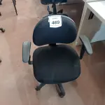 LOTE 469 - 01 CADEIRA GIRATÓRIA PARA ESCRITÓRIO. (NO ESTADO) ATENÇÃO! FAZER A VISITAÇÃO ANTES DE ARREMATAR, NÃO SABEMOS SE FUNCIONA. LEILÃO NÃO TEM GARANTIA E NEM DEVOLUÇÃO, SUJEITO A POSSÍVEIS AVARIAS VISÍVEIS/OCULTAS E/OU AUSÊNCIA DE COMPONENTES.