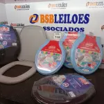 LOTE 148 - 03 ACENTOS SANITÁRIOS INFANTIL NA COR AZUL, 02 NA COR PRETA E 01 CINZA. (NOVO) (NO ESTADO) ATENÇÃO! FAZER A VISITAÇÃO ANTES DE ARREMATAR, NÃO SABEMOS SE FUNCIONA. LEILÃO NÃO TEM GARANTIA E NEM DEVOLUÇÃO, SUJEITO A POSSÍVEIS AVARIAS VISÍVEIS/OCULTAS E/OU AUSÊNCIA DE COMPONENTES.