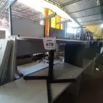 LOTE 479 - 01 MESA EM MADEIRA REDONDA COM BASE EM FERRO. (NO ESTADO) ATENÇÃO! FAZER A VISITAÇÃO ANTES DE ARREMATAR, NÃO SABEMOS SE FUNCIONA. LEILÃO NÃO TEM GARANTIA E NEM DEVOLUÇÃO, SUJEITO A POSSÍVEIS AVARIAS VISÍVEIS/OCULTAS E/OU AUSÊNCIA DE COMPONENTES.