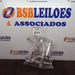 LOTE 211 - 01 TORNEIRA COM FILTRO PARA COZINHA, 01 TORNEIRA PARA LAVATÓRIO E 01 SIFÃO EM METAL. (NO ESTADO) ATENÇÃO! FAZER A VISITAÇÃO ANTES DE ARREMATAR, NÃO SABEMOS SE FUNCIONA. LEILÃO NÃO TEM GARANTIA E NEM DEVOLUÇÃO, SUJEITO A POSSÍVEIS AVARIAS VISÍVEIS/OCULTAS E/OU AUSÊNCIA DE COMPONENTES.