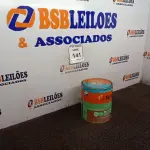 LOTE 141 - 01 LATA DE TINTA ESMALTE PARA MADEIRAS E METAIS NA COR BRILHANTE VERMELHO DE 3,6L MARCA SUVINIL. (NOVO) (NO ESTADO) ATENÇÃO! FAZER A VISITAÇÃO ANTES DE ARREMATAR, NÃO SABEMOS SE FUNCIONA. LEILÃO NÃO TEM GARANTIA E NEM DEVOLUÇÃO, SUJEITO A POSSÍVEIS AVARIAS VISÍVEIS/OCULTAS E/OU AUSÊNCIA DE COMPONENTES.