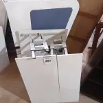 LOTE 460 - 02 MESAS COM REGULAGEM DE ALTURA MANUAL E 3 LATERAIS EM MADEIRA PRA BAIA. (NO ESTADO) ATENÇÃO! FAZER A VISITAÇÃO ANTES DE ARREMATAR, NÃO SABEMOS SE FUNCIONA. LEILÃO NÃO TEM GARANTIA E NEM DEVOLUÇÃO, SUJEITO A POSSÍVEIS AVARIAS VISÍVEIS/OCULTAS E/OU AUSÊNCIA DE COMPONENTES.