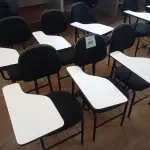 LOTE 450 - 06 CADEIRAS UNIVERSITÁRIAS. (NO ESTADO) ATENÇÃO! FAZER A VISITAÇÃO ANTES DE ARREMATAR, NÃO SABEMOS SE FUNCIONA. LEILÃO NÃO TEM GARANTIA E NEM DEVOLUÇÃO, SUJEITO A POSSÍVEIS AVARIAS VISÍVEIS/OCULTAS E/OU AUSÊNCIA DE COMPONENTES.
