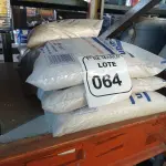 LOTE 064 - 08 PACOTES DE GRANITINA /08 PARA GRAFIATO COM 4KG CADA. (NOVO) (NO ESTADO) ATENÇÃO! FAZER A VISITAÇÃO ANTES DE ARREMATAR, NÃO SABEMOS SE FUNCIONA. LEILÃO NÃO TEM GARANTIA E NEM DEVOLUÇÃO, SUJEITO A POSSÍVEIS AVARIAS VISÍVEIS/OCULTAS E/OU AUSÊNCIA DE COMPONENTES.