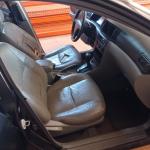 LOTE 485 - 01 TOYOTA COROLLA XLI16VVT A GASOLINA; ANO 2005/2005 NA COR PRETA.VIDROS TRASEIROS NÃO FUNCIONA. (MULTA DE 84,00) (NO ESTADO)