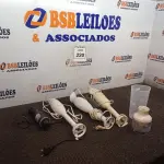 LOTE 220 - 01 LOTE COM APARELHOS DE MIXER DIVERSOS. (NO ESTADO) ATENÇÃO! FAZER A VISITAÇÃO ANTES DE ARREMATAR, NÃO SABEMOS SE FUNCIONA. LEILÃO NÃO TEM GARANTIA E NEM DEVOLUÇÃO, SUJEITO A POSSÍVEIS AVARIAS VISÍVEIS/OCULTAS E/OU AUSÊNCIA DE COMPONENTES.