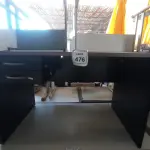 LOTE 476 - 01 MESA COM 02 GAVETAS EM MADEIRA PARA ESCRITÓRIO. (NO ESTADO) ATENÇÃO! FAZER A VISITAÇÃO ANTES DE ARREMATAR, NÃO SABEMOS SE FUNCIONA. LEILÃO NÃO TEM GARANTIA E NEM DEVOLUÇÃO, SUJEITO A POSSÍVEIS AVARIAS VISÍVEIS/OCULTAS E/OU AUSÊNCIA DE COMPONENTES.