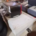LOTE 186 - 01 FORNO ELÉTRICO PEQUENO E 02 DEPURADORES DE AR. (NO ESTADO) ATENÇÃO! FAZER A VISITAÇÃO ANTES DE ARREMATAR, NÃO SABEMOS SE FUNCIONA. LEILÃO NÃO TEM GARANTIA E NEM DEVOLUÇÃO, SUJEITO A POSSÍVEIS AVARIAS VISÍVEIS/OCULTAS E/OU AUSÊNCIA DE COMPONENTES.
