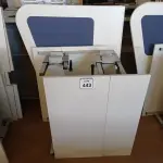 LOTE 443 - 02 MESAS COM REGULAGEM DE ALTURA MANUAL E 3 LATERAIS EM MADEIRA PRA BAIA. (NO ESTADO) ATENÇÃO! FAZER A VISITAÇÃO ANTES DE ARREMATAR, NÃO SABEMOS SE FUNCIONA. LEILÃO NÃO TEM GARANTIA E NEM DEVOLUÇÃO, SUJEITO A POSSÍVEIS AVARIAS VISÍVEIS/OCULTAS E/OU AUSÊNCIA DE COMPONENTES.