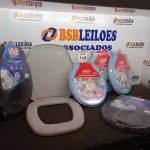 LOTE 148 - 03 ACENTOS SANITÁRIOS INFANTIL NA COR AZUL, 02 NA COR PRETA E 01 CINZA. (NOVO) (NO ESTADO) ATENÇÃO! FAZER A VISITAÇÃO ANTES DE ARREMATAR, NÃO SABEMOS SE FUNCIONA. LEILÃO NÃO TEM GARANTIA E NEM DEVOLUÇÃO, SUJEITO A POSSÍVEIS AVARIAS VISÍVEIS/OCULTAS E/OU AUSÊNCIA DE COMPONENTES.