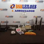 LOTE 051 - 04 HD’S, 03 MINIS CPU, 04 LEITURAS DE CD E 01 ROTEADOR D-LINK. (NO ESTADO) ATENÇÃO! FAZER A VISITAÇÃO ANTES DE ARREMATAR, NÃO SABEMOS SE FUNCIONA. LEILÃO NÃO TEM GARANTIA E NEM DEVOLUÇÃO, SUJEITO A POSSÍVEIS AVARIAS VISÍVEIS/OCULTAS E/OU AUSÊNCIA DE COMPONENTES.