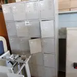 LOTE 446 - 01 ARMÁRIO EM AÇO ROUPEIRO COM 20 PORTAS. (NO ESTADO) ATENÇÃO! FAZER A VISITAÇÃO ANTES DE ARREMATAR, NÃO SABEMOS SE FUNCIONA. LEILÃO NÃO TEM GARANTIA E NEM DEVOLUÇÃO, SUJEITO A POSSÍVEIS AVARIAS VISÍVEIS/OCULTAS E/OU AUSÊNCIA DE COMPONENTES.