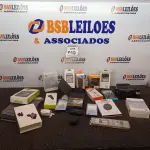 LOTE 019 - 01 LOTE COM VÁRIOS ACESSÓRIOS PARA CELULARES DIVERSOS E FONES. (NO ESTADO) ATENÇÃO! FAZER A VISITAÇÃO ANTES DE ARREMATAR, NÃO SABEMOS SE FUNCIONA. LEILÃO NÃO TEM GARANTIA E NEM DEVOLUÇÃO, SUJEITO A POSSÍVEIS AVARIAS VISÍVEIS/OCULTAS E/OU AUSÊNCIA DE COMPONENTES.