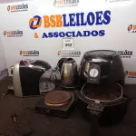 LOTE 062 - 01 CAFETEIRA 220V 03 CORAÇÕES, 01 FRITADEIRA AIR FRYER MARCA PHILCO, 01 CHALEIRA ELÉTRICA E 01 FOGÃO DE INDUÇÃO 01 BOCA MARCA MULTILAZER.  (NO ESTADO) ATENÇÃO! FAZER A VISITAÇÃO ANTES DE ARREMATAR, NÃO SABEMOS SE FUNCIONA. LEILÃO NÃO TEM GARANTIA E NEM DEVOLUÇÃO, SUJEITO A POSSÍVEIS AVARIAS VISÍVEIS/OCULTAS E/OU AUSÊNCIA DE COMPONENTES.