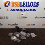 LOTE 003 - 01 CÂMERA ULTRA HD DV 4K WIFI COM ACESSÓRIOS. (NO ESTADO) ATENÇÃO! FAZER A VISITAÇÃO ANTES DE ARREMATAR, NÃO SABEMOS SE FUNCIONA. LEILÃO NÃO TEM GARANTIA E NEM DEVOLUÇÃO, SUJEITO A POSSÍVEIS AVARIAS VISÍVEIS/OCULTAS E/OU AUSÊNCIA DE COMPONENTES.