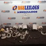 LOTE 177 - 01 LOTE COM VÁRIAS CÂMERAS DE SEGURANÇA MARCAS E MODELOS DIVERSOS. (NO ESTADO) ATENÇÃO! FAZER A VISITAÇÃO ANTES DE ARREMATAR, NÃO SABEMOS SE FUNCIONA. LEILÃO NÃO TEM GARANTIA E NEM DEVOLUÇÃO, SUJEITO A POSSÍVEIS AVARIAS VISÍVEIS/OCULTAS E/OU AUSÊNCIA DE COMPONENTES.