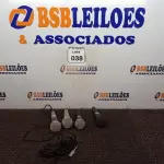 LOTE 038 - 04 MICROFONES MODELOS DIVERSOS. (NO ESTADO) ATENÇÃO! FAZER A VISITAÇÃO ANTES DE ARREMATAR, NÃO SABEMOS SE FUNCIONA. LEILÃO NÃO TEM GARANTIA E NEM DEVOLUÇÃO, SUJEITO A POSSÍVEIS AVARIAS VISÍVEIS/OCULTAS E/OU AUSÊNCIA DE COMPONENTES.