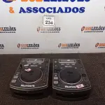 LOTE 234 - 02 CDJ NDX 200 NUMARK. (NO ESTADO) ATENÇÃO! FAZER A VISITAÇÃO ANTES DE ARREMATAR, NÃO SABEMOS SE FUNCIONA. LEILÃO NÃO TEM GARANTIA E NEM DEVOLUÇÃO, SUJEITO A POSSÍVEIS AVARIAS VISÍVEIS/OCULTAS E/OU AUSÊNCIA DE COMPONENTES.