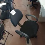 LOTE 465 - 01 CADEIRA GIRATÓRIA PARA ESCRITÓRIO. (NO ESTADO) ATENÇÃO! FAZER A VISITAÇÃO ANTES DE ARREMATAR, NÃO SABEMOS SE FUNCIONA. LEILÃO NÃO TEM GARANTIA E NEM DEVOLUÇÃO, SUJEITO A POSSÍVEIS AVARIAS VISÍVEIS/OCULTAS E/OU AUSÊNCIA DE COMPONENTES.