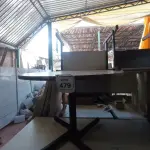 LOTE 479 - 01 MESA EM MADEIRA REDONDA COM BASE EM FERRO. (NO ESTADO) ATENÇÃO! FAZER A VISITAÇÃO ANTES DE ARREMATAR, NÃO SABEMOS SE FUNCIONA. LEILÃO NÃO TEM GARANTIA E NEM DEVOLUÇÃO, SUJEITO A POSSÍVEIS AVARIAS VISÍVEIS/OCULTAS E/OU AUSÊNCIA DE COMPONENTES.