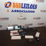 LOTE 208 - 01 CAIXA COM BATERIAS PORTÁTEIS E GPS. (NO ESTADO) ATENÇÃO! FAZER A VISITAÇÃO ANTES DE ARREMATAR, NÃO SABEMOS SE FUNCIONA. LEILÃO NÃO TEM GARANTIA E NEM DEVOLUÇÃO, SUJEITO A POSSÍVEIS AVARIAS VISÍVEIS/OCULTAS E/OU AUSÊNCIA DE COMPONENTES.