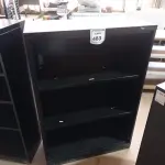 LOTE 483 -  01 ARMÁRIO EM AÇO COM 02 PRATELEIRAS. (NO ESTADO) ATENÇÃO! FAZER A VISITAÇÃO ANTES DE ARREMATAR, NÃO SABEMOS SE FUNCIONA. LEILÃO NÃO TEM GARANTIA E NEM DEVOLUÇÃO, SUJEITO A POSSÍVEIS AVARIAS VISÍVEIS/OCULTAS E/OU AUSÊNCIA DE COMPONENTES.