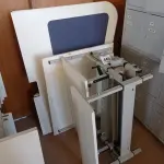 LOTE 445 - 02 MESAS COM REGULAGEM DE ALTURA MANUAL E 3 LATERAIS EM MADEIRA PRA BAIA. (NO ESTADO) ATENÇÃO! FAZER A VISITAÇÃO ANTES DE ARREMATAR, NÃO SABEMOS SE FUNCIONA. LEILÃO NÃO TEM GARANTIA E NEM DEVOLUÇÃO, SUJEITO A POSSÍVEIS AVARIAS VISÍVEIS/OCULTAS E/OU AUSÊNCIA DE COMPONENTES.