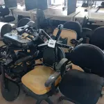 LOTE 449 - 10 CADEIRAS GIRATÓRIAS COM AVARIAS. (NO ESTADO) ATENÇÃO! FAZER A VISITAÇÃO ANTES DE ARREMATAR, NÃO SABEMOS SE FUNCIONA. LEILÃO NÃO TEM GARANTIA E NEM DEVOLUÇÃO, SUJEITO A POSSÍVEIS AVARIAS VISÍVEIS/OCULTAS E/OU AUSÊNCIA DE COMPONENTES.
